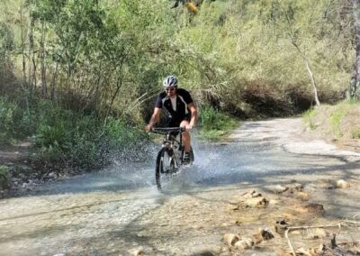 Ruta en bicicleta de montaña por el Río Torrox