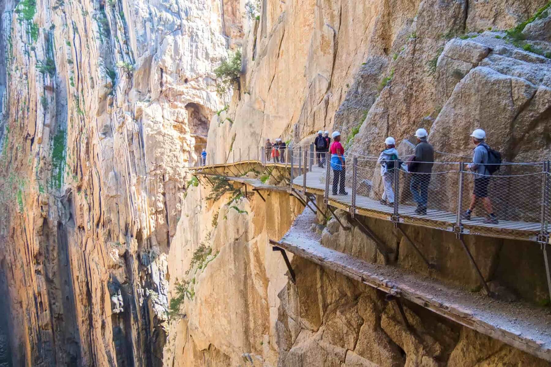 The old and new footpath of the Caminito del Rey