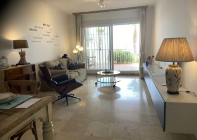 El salón del apartamento Picasso en Rincón de la Victoria